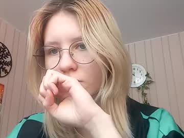 Novellahartig live cam preview — HD — shy — age 18