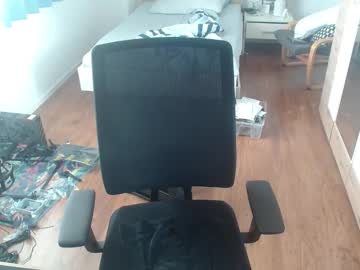 Overkneebabe profile image (offline)