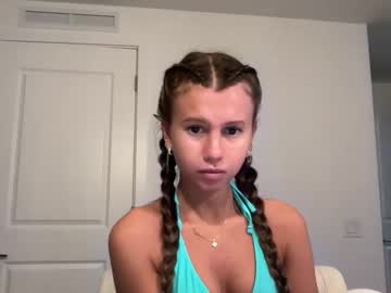 Petite Pretty22 live cam preview — 18 — age 0