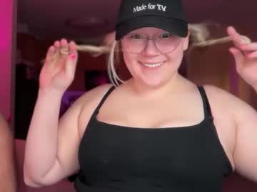 Piggyrose live cam preview — HD — horny — age 34