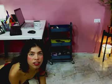 Pineappleflipped live cam preview — HD — secretary — age 34