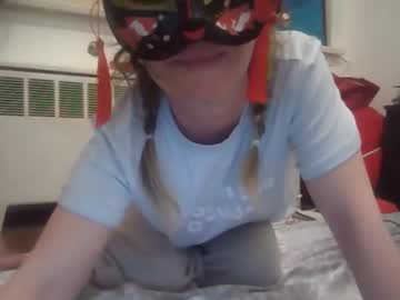 Pixiecunt live cam preview — newgirl — age 0