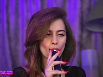 Plump Bums live cam preview — HD — bigtits — age 24