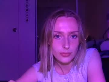 Saintstar00 live cam preview — blonde — age 0