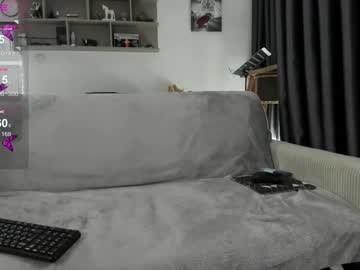 Silverfoxxxxy live cam preview — HD — cum — age 23