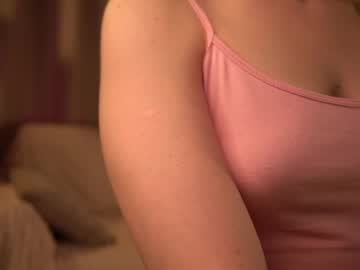 Sueflay live cam profile photo