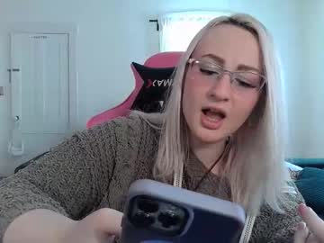 Switchykitty live cam preview — HD — pvt — age 99