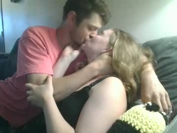 Vladandval25 live cam preview — couple — age 0