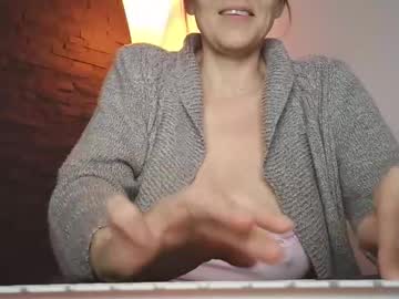 Wickedtease live cam preview — HD — natural — age 44