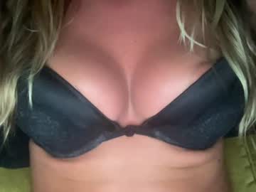 Xoviolettt live cam preview — pvt — age 0