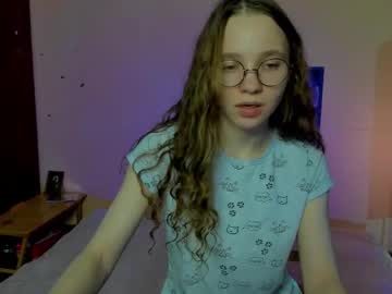 Your Leslie live cam preview — HD — petite — age 24